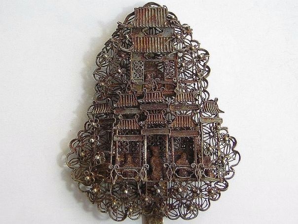 Gilt silver hairpin with a large mansion – (6667)